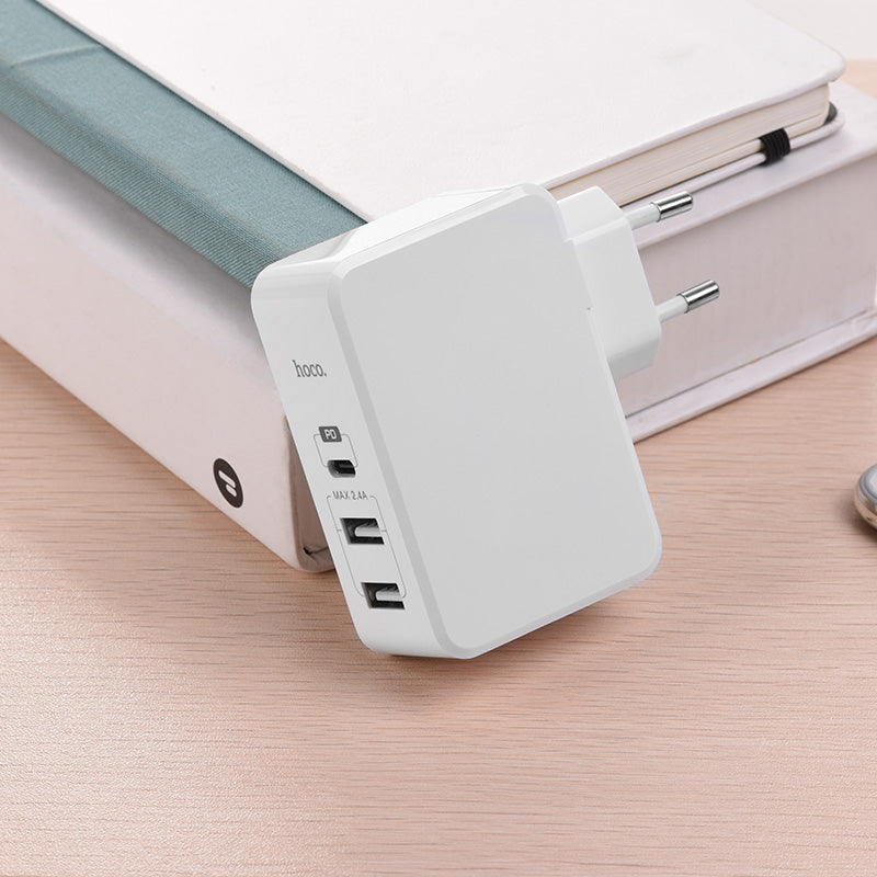 Wall charger “C32 Xpress PD” 2 USB / 1 Type C ports
