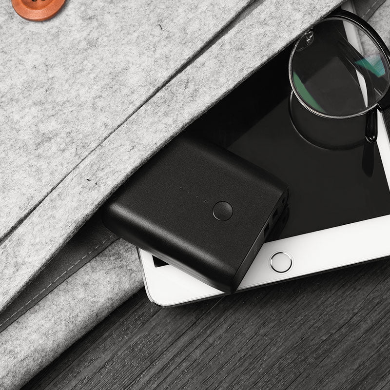 Wall charger “C36 Wellspring” dual USB built-in power bank 5000 mAh