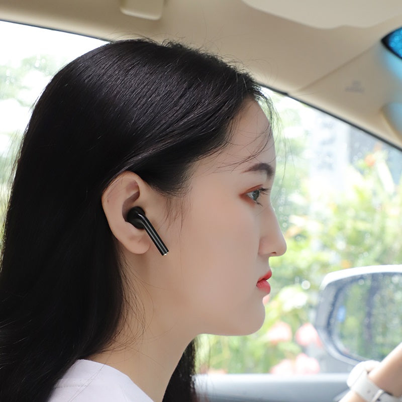 Car charger “E47 Traveller” with wireless headset
