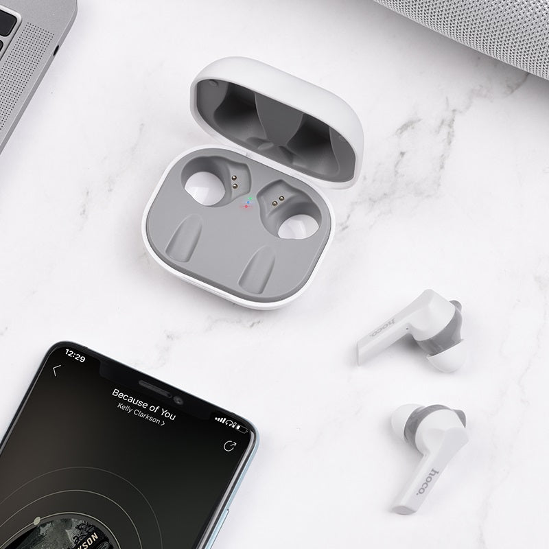 Wireless headset “ES34 Pleasure” with charging case