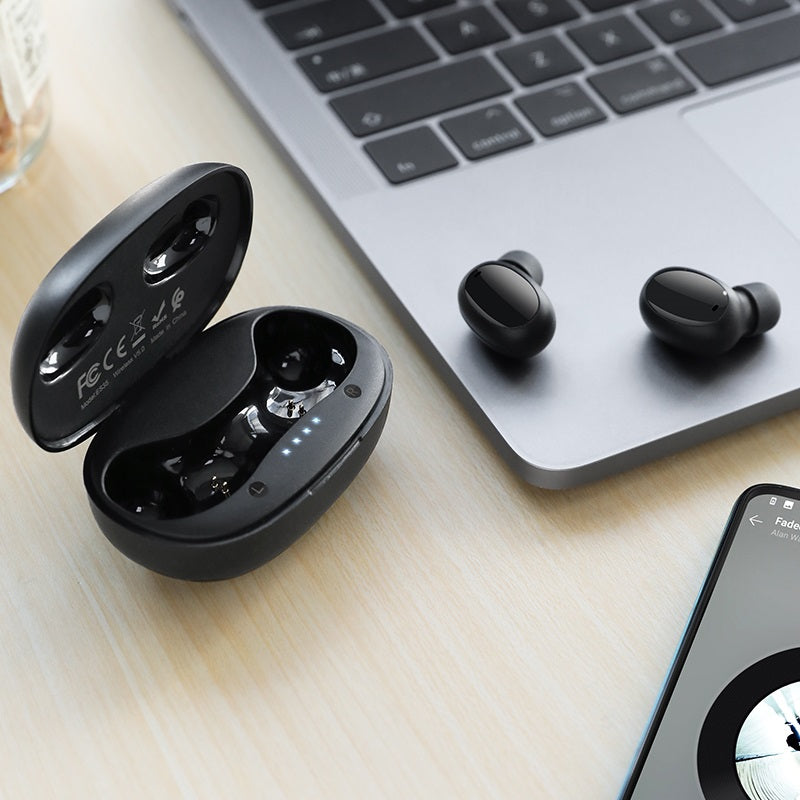 Wireless headset “ES35 Breezy” with charging case