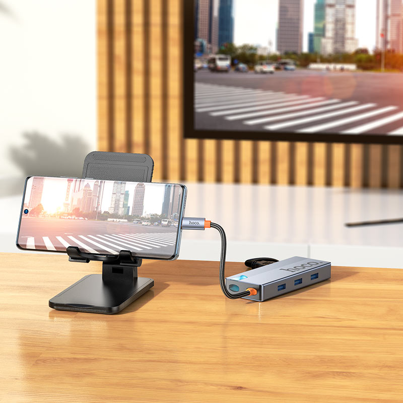 Type-C hub “HB51 Wow” 6-in-1 multifunctional