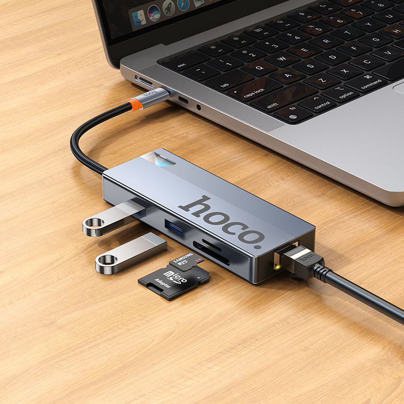 Type-C hub “HB52 Wow” 8-in-1 multifunctional