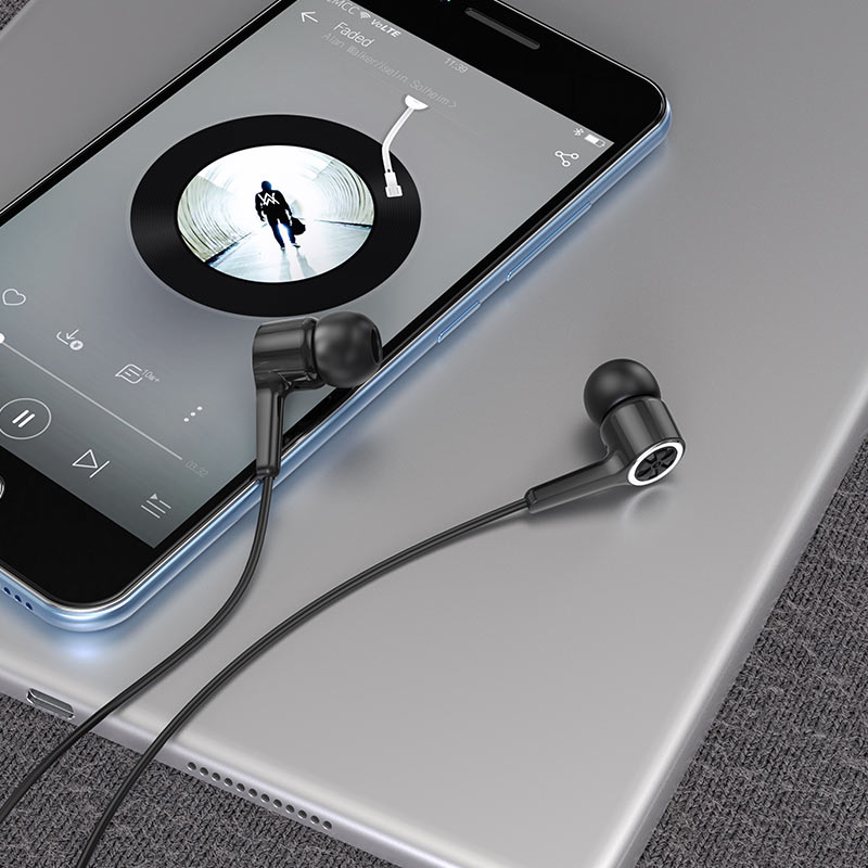Wired earphones 3.5mm “M104 Gamble” with mic