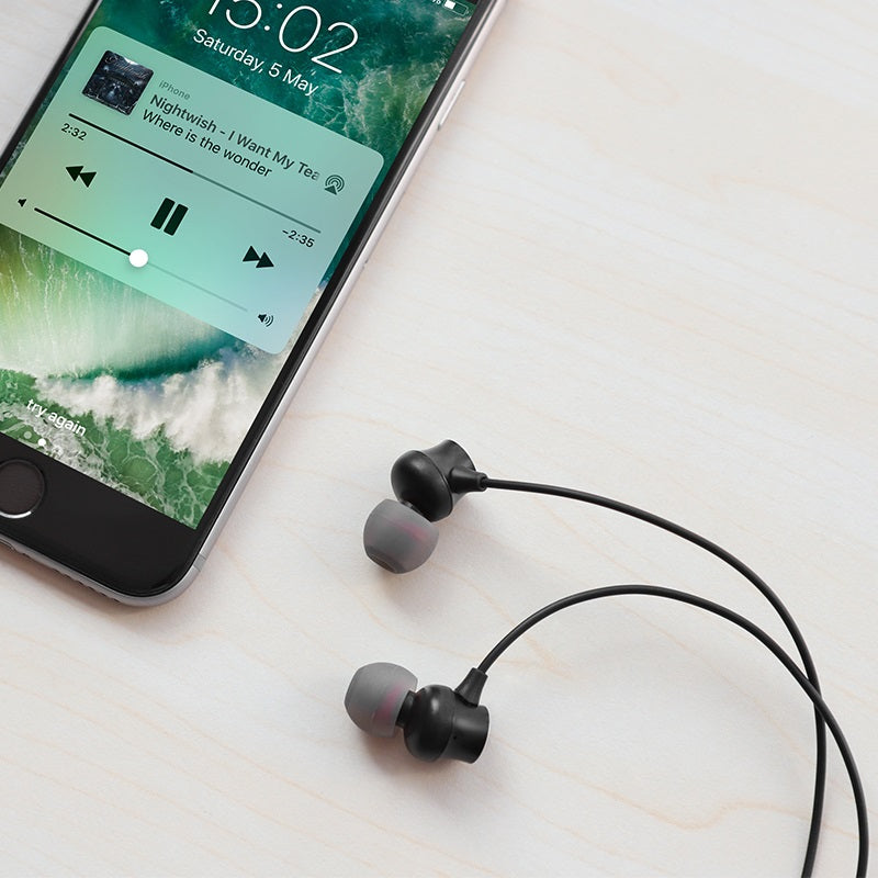 Wired earphones “M51 Proper sound” with mic