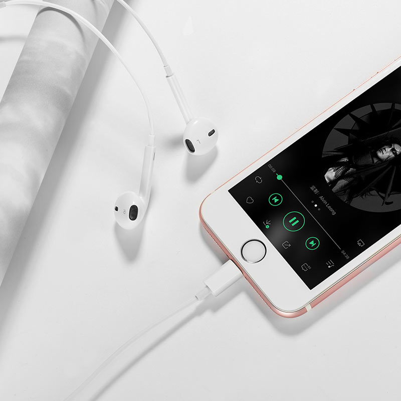 Wired earphones for Lightning “M80 Original series” with mic (set 20pcs)