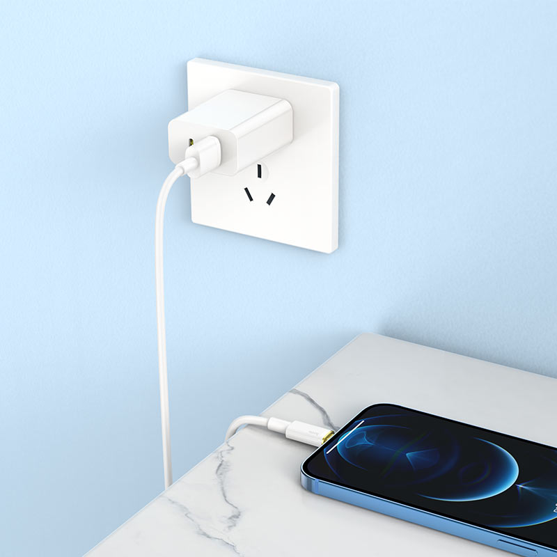 Cable USB to Lightning “U109” charging data sync