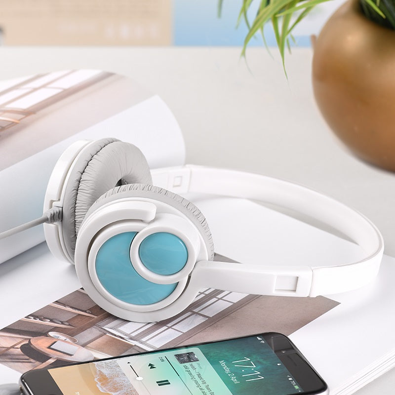 Wired headphones “W17 Delightful” with mic adjustable head beam