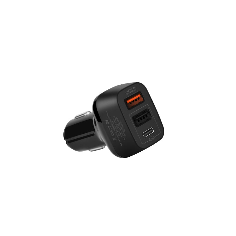 Car charger “Z15A Kuso” Type-C and dual USB outputs